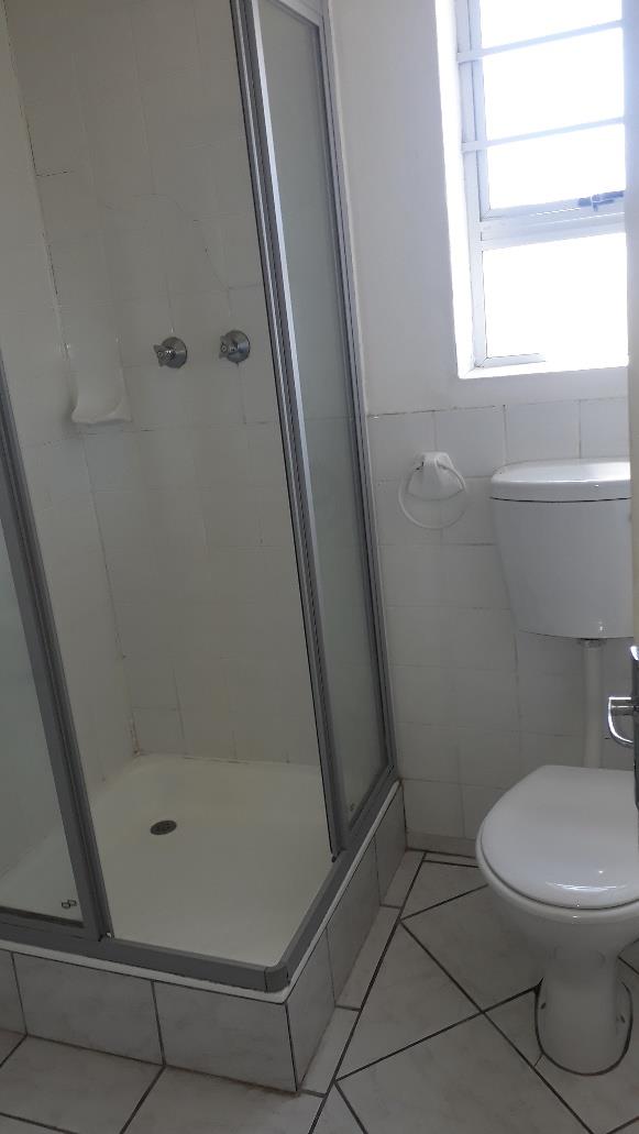 To Let 1 Bedroom Property for Rent in Humewood Eastern Cape